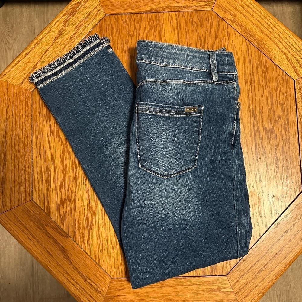 *WHITE HOUSE BLACK MARKET* Medium Wash The Slim Crop Jeans Size 2